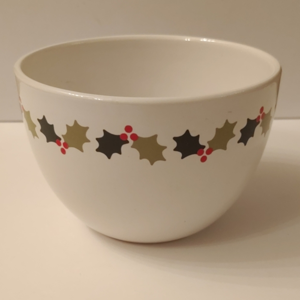 Crate & Barrel Holly Leaf Bowl